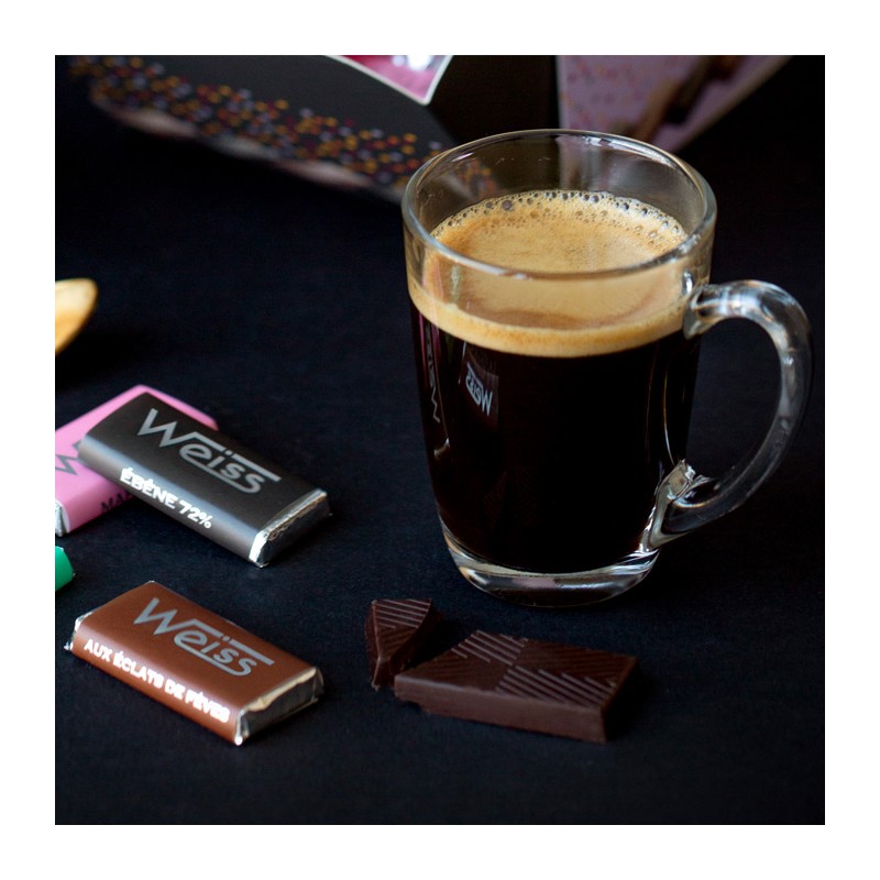 Napolitain chocolat noir distributeur petit chocolat noir avec le café Napolitain chocolat noir distributeur petit chocolat noir avec le café
