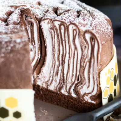 Gâteau de crêpes zébré au chocolat Weiss