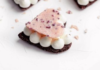 Recette de macarons chocolat blanc et Rouge Baiser
