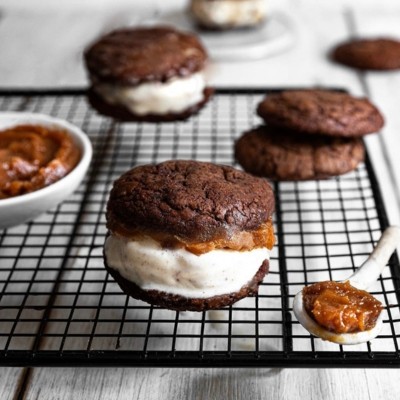 Recette d'Ice cream cookie sandwich façon Snickers